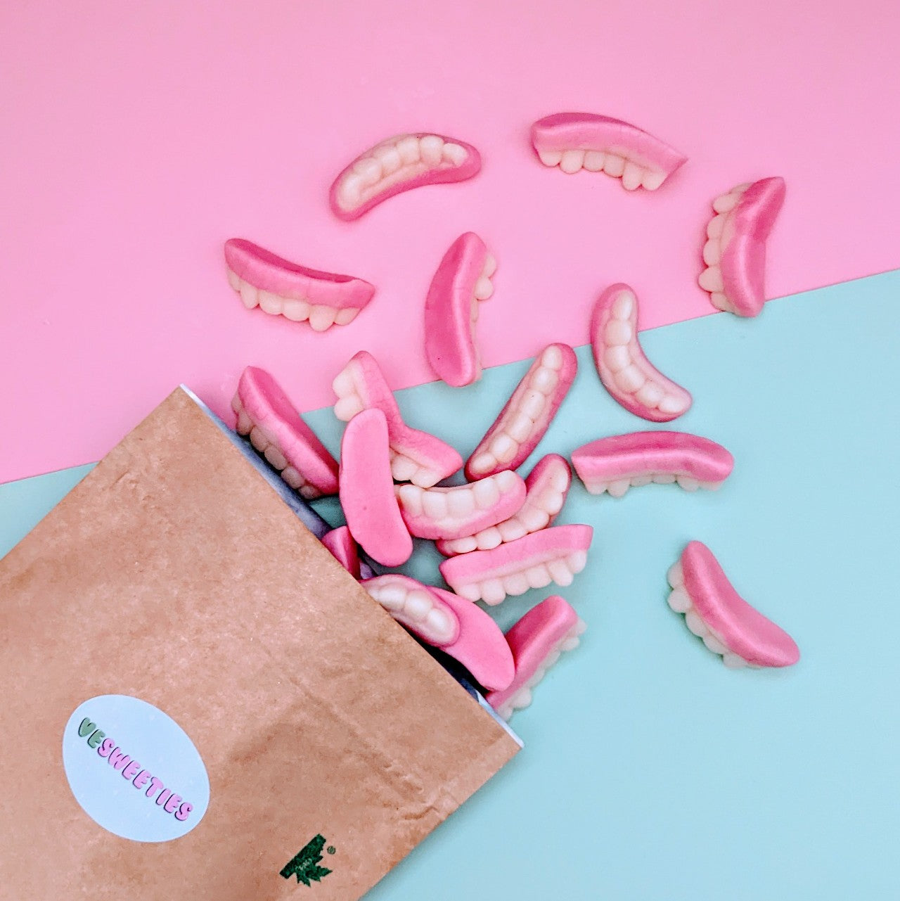 Vegan favourites sweet pouch gummy teeth